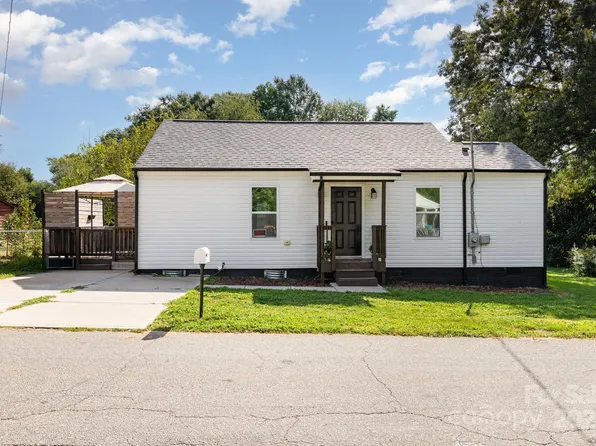 708 N Buckoak St, Stanley, NC 28164