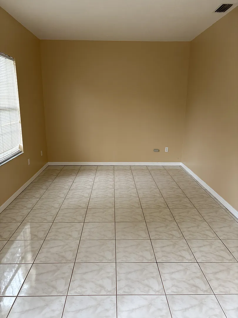 Spacious 3-Bedroom Home with Bonus Flex Room in Northeast Ocala Space to Live, Work & Entertain! — Photo 3