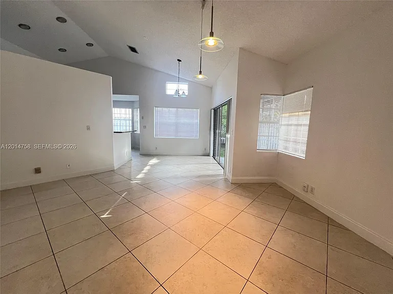 465 Somerset Way — Photo 20