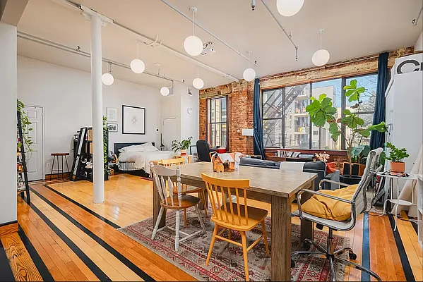 Rented by REAL New York | media 3