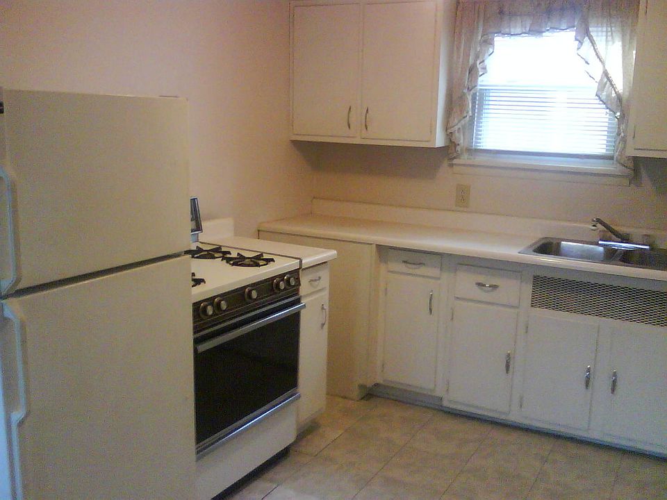 2nd image of 510 Brentwood Ave