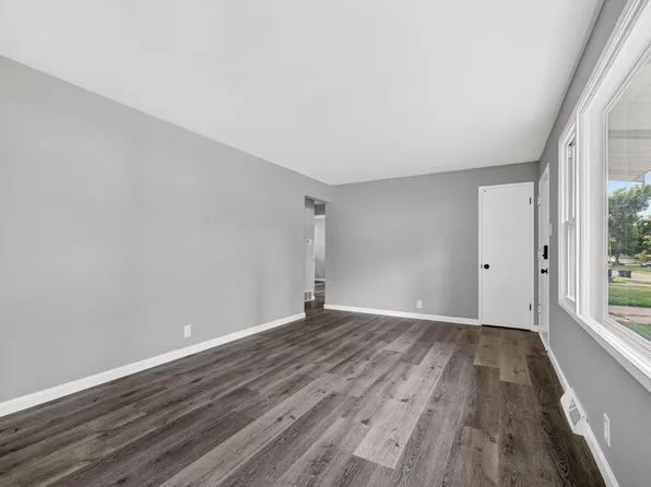 9219 Ellison Dr, Saint Louis, MO 63136