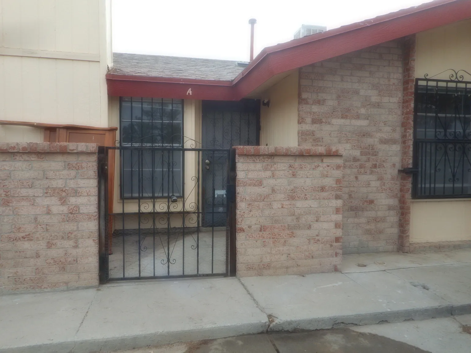 2 bed, 1.0 bath, 820 sqft, $800 — Photo 1