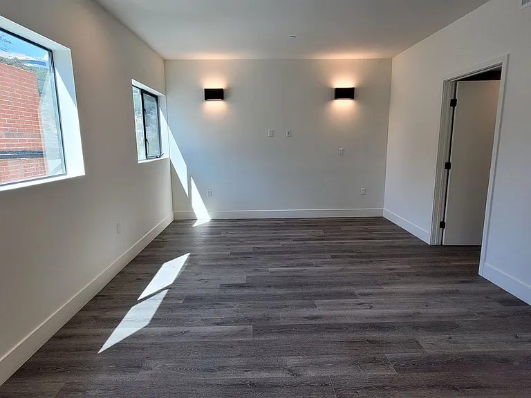 862 Moraga Dr. — Photo 10