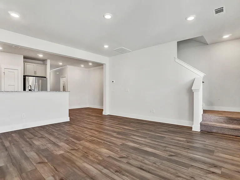 207 Dalmatian Dr — Photo 11