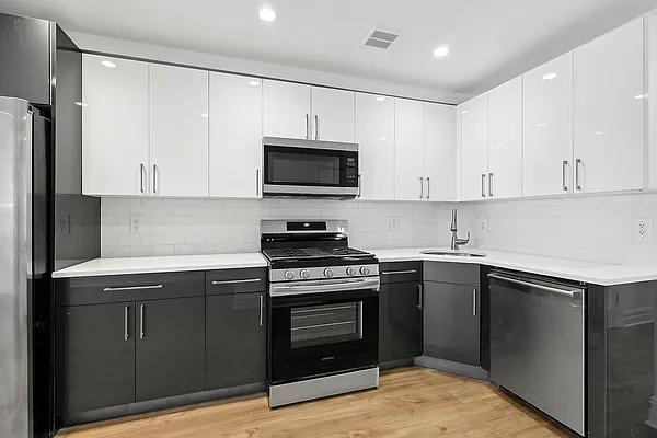 Rented by Compass | media 9