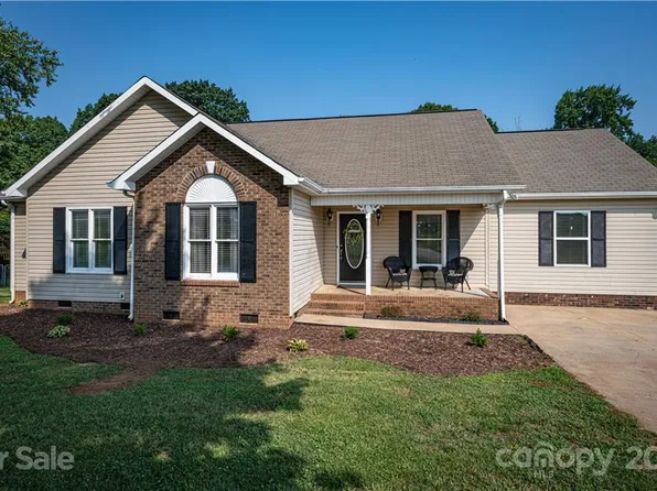 108 Landing Ct, Bessemer City, NC 28016