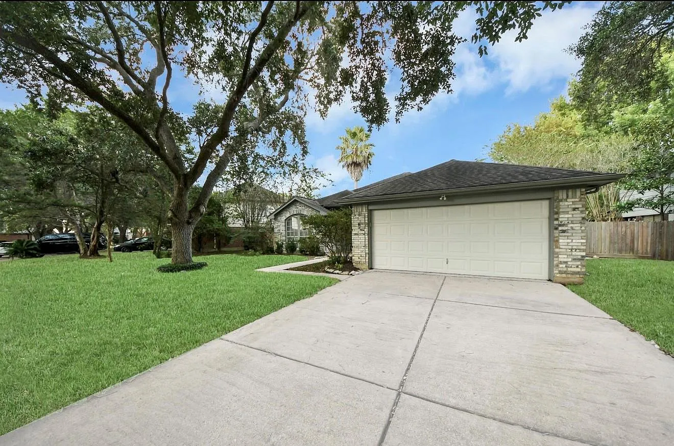 3 bed, 2.0 bath, 1896 sqft, $2,800 — Photo 4