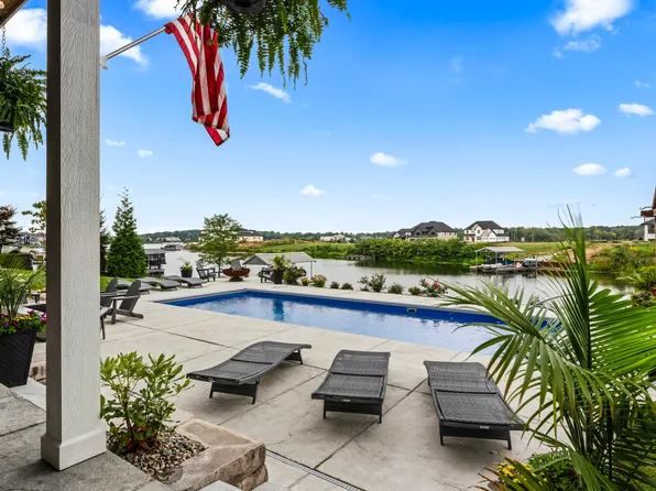 10580 Geist View Dr, McCordsville, IN 46055