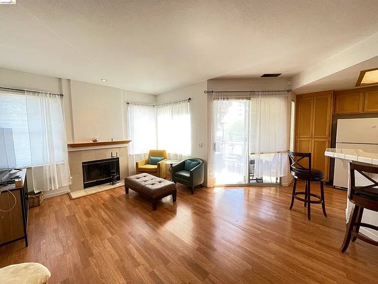 2507 Baywood Way — Photo 5