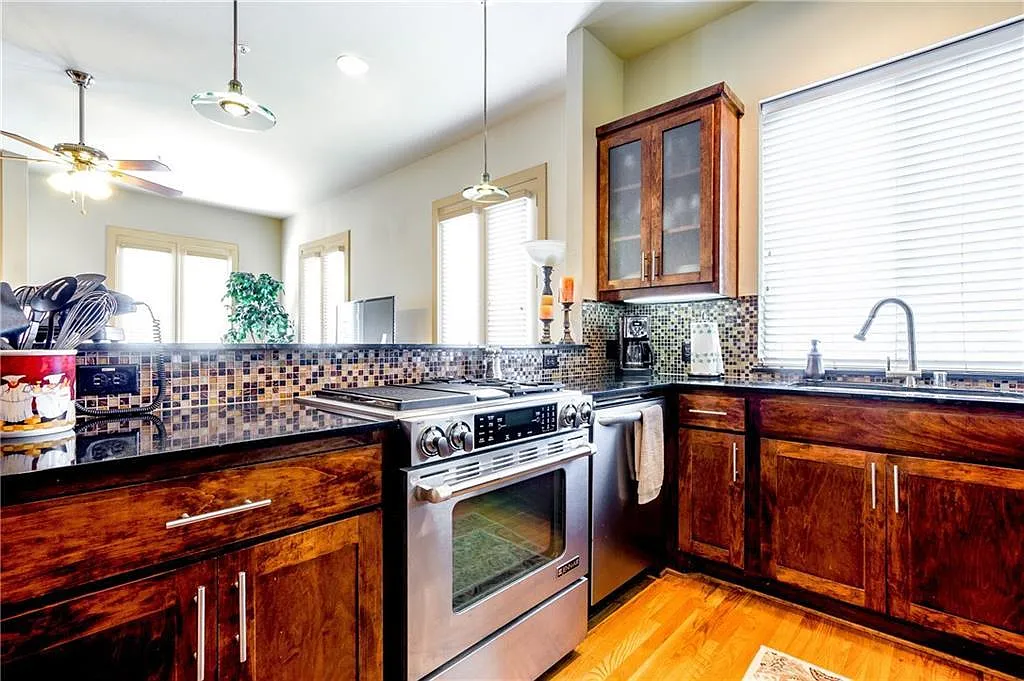 2 bed, 1764 sqft, $1,720 — Photo 4