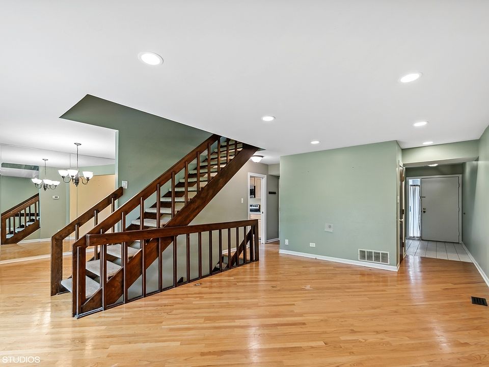 1547 Rd, Glenview, IL 60025 Zillow