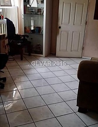 2nd image of 841 Parkhurst St