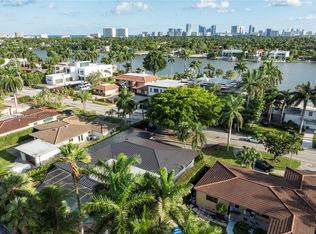 1141 N Northlake Dr, Hollywood, FL 33019