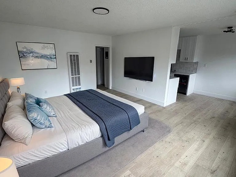 1125 N Onondaga Ave #4 — Photo 5
