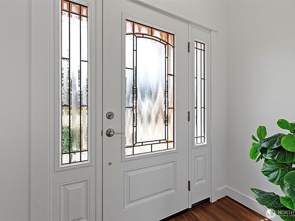 3rd image of 4982 Highland Drive