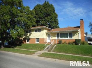 2212 3rd Ave, Moline, IL 61265