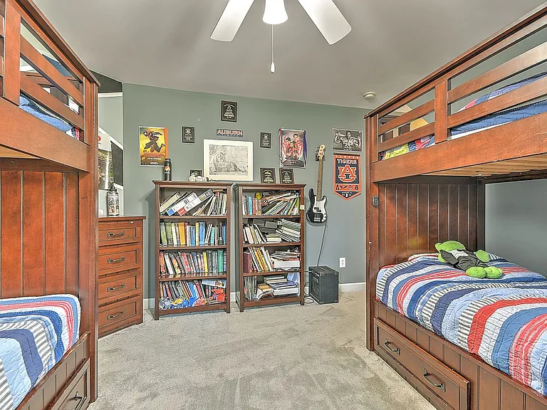9 Wayland Ct — Photo 34