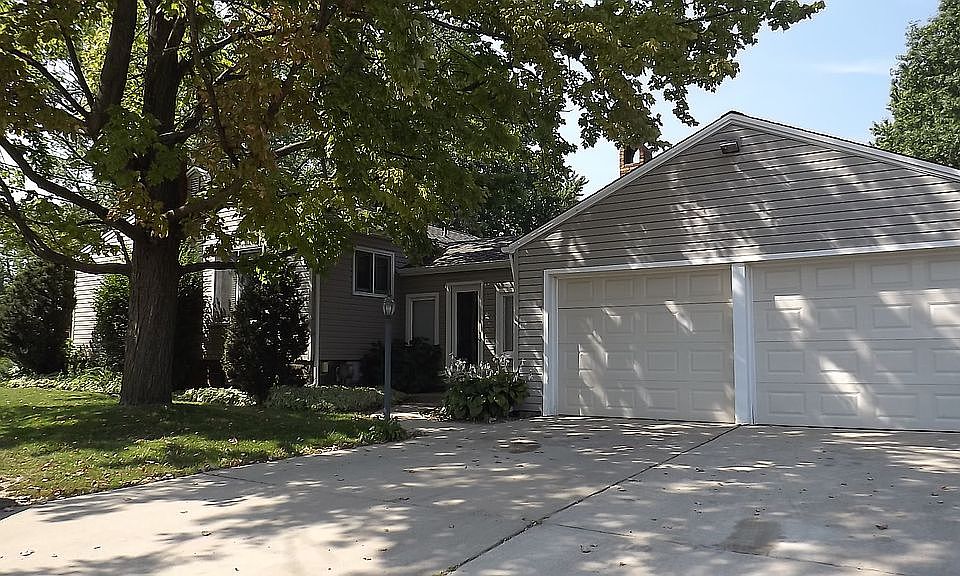 1st image of 3095 Saint Clair Dr
