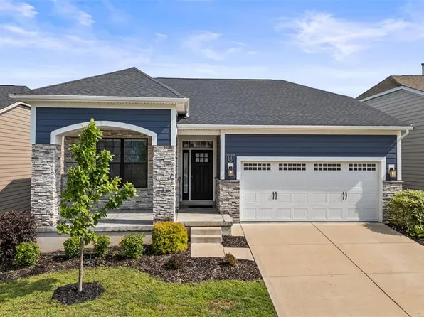 2453 Grover Ridge Dr, Grover, MO 63040