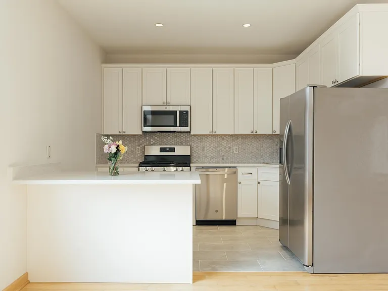 30 Park Ave #1 — Photo 9