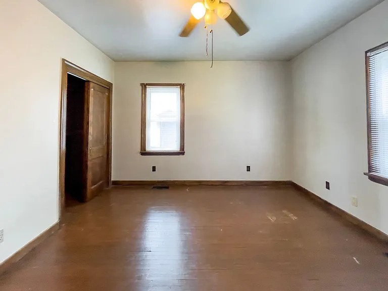 225 S College Ave — Photo 15