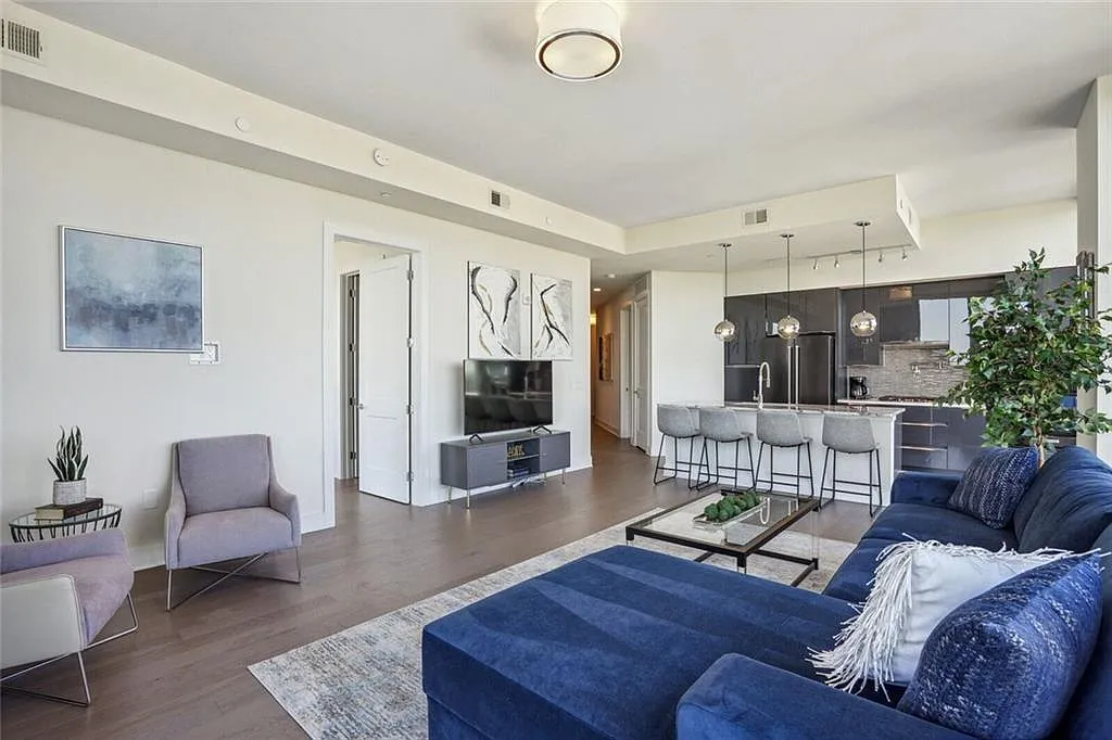 2 bed, 2.0 bath, 1459 sqft, $9,400 — Photo 4