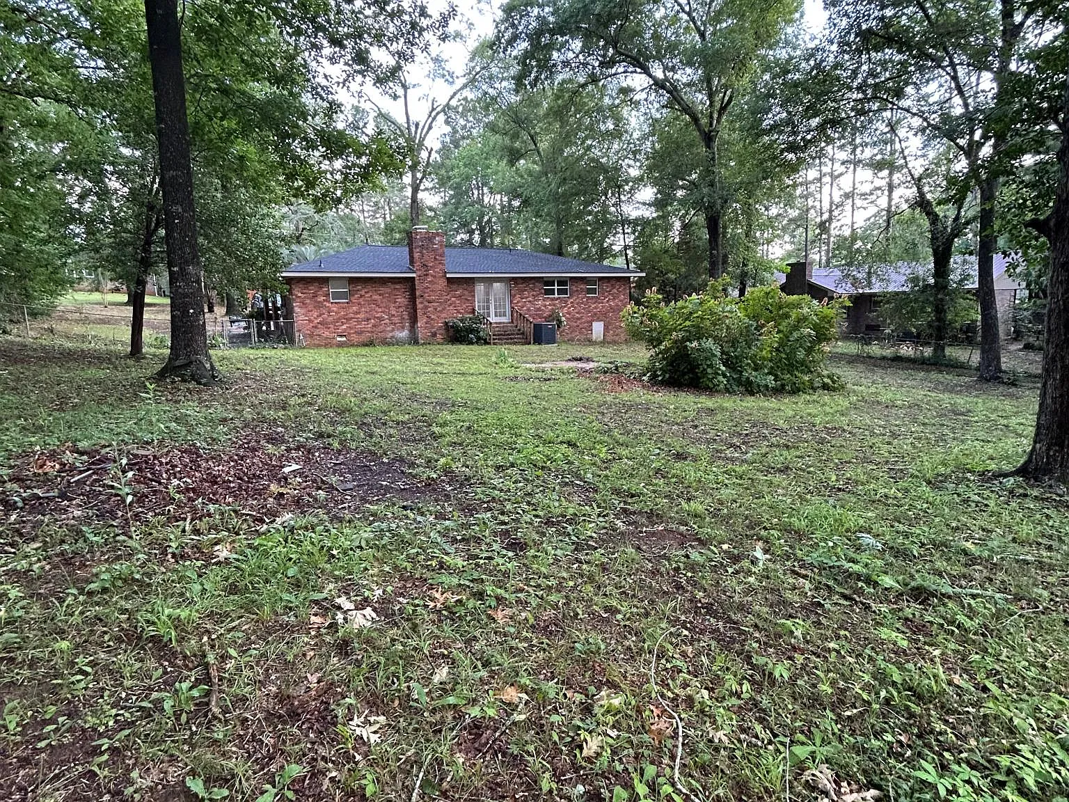 609 Sherwood Dr — Photo 2