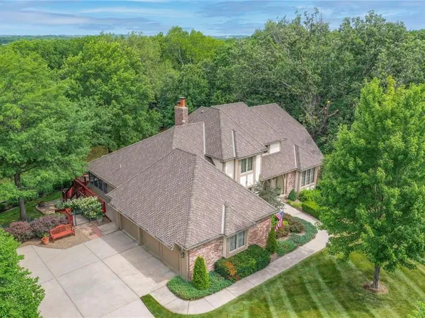 2390 W 158th Cir, Overland Park, KS 66224