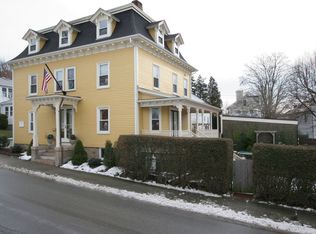 7 Bowery St, Newport, RI 02840