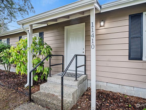 3rd image of 11410 40th Avenue E