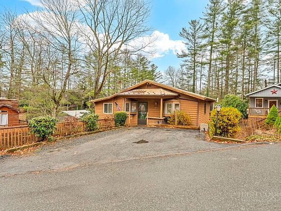 2nd image of 36 Larkspur Road
