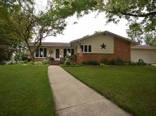 1019 Shirlcrest Ct, Port Washington, WI