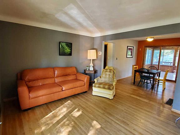 4th image of 2155 Waukon Ave