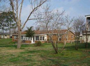 875 Summit St, Llano, TX 78672