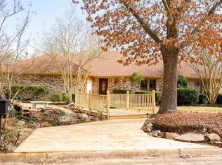 715 42nd St SW, Paris, TX 75460