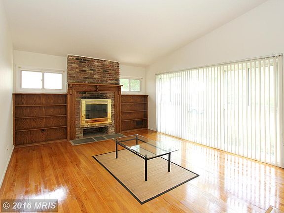 2nd image of 313 Farragut Ave