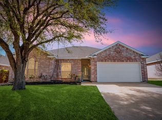 1003 Morningside Dr, Grand Prairie, TX 75052