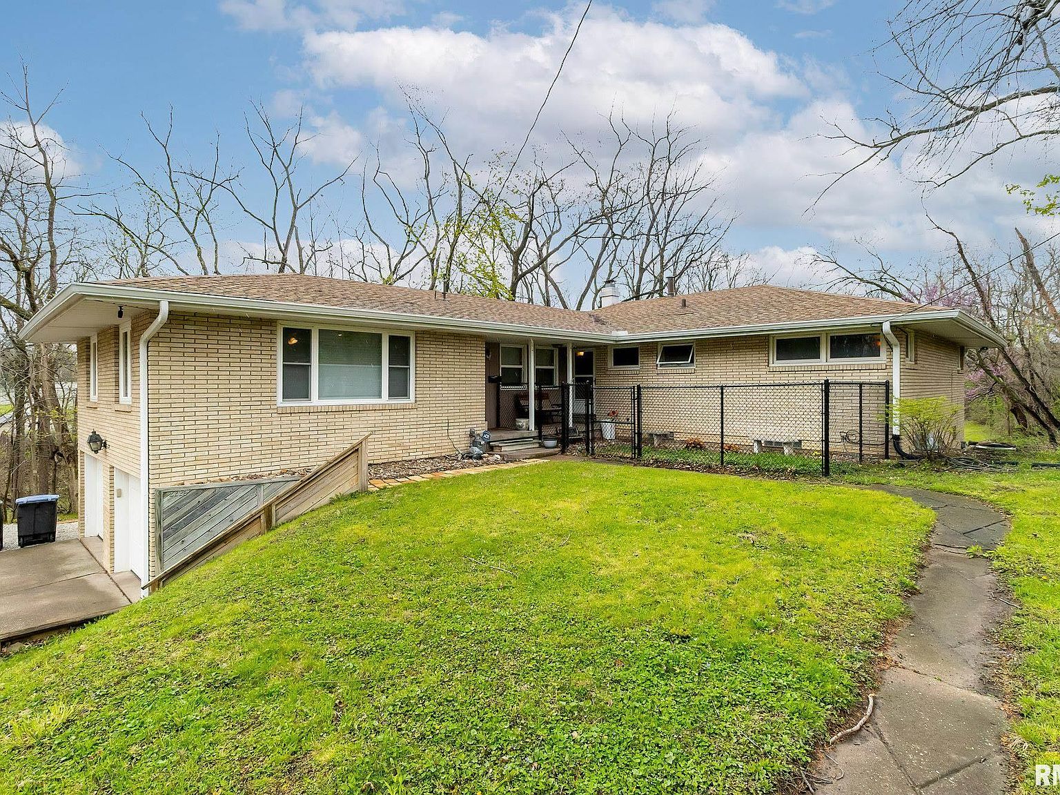 2228 25th Ave, Rock Island, IL 61201 | Zillow