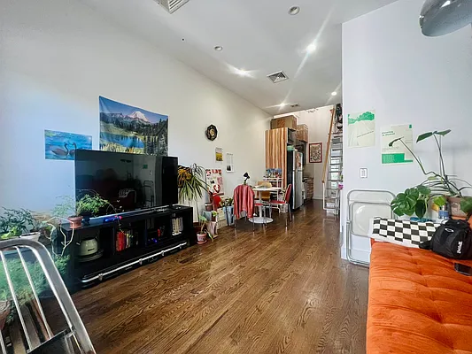 Rented by Native Real Estate LLC | media 14