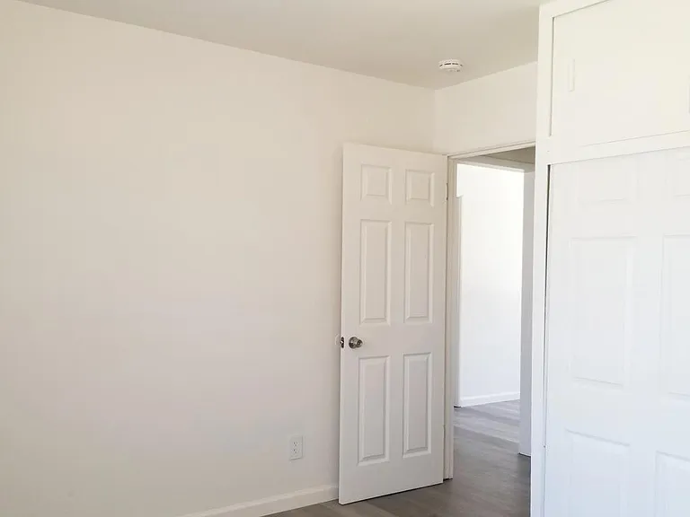140 E Pearl St — Photo 8