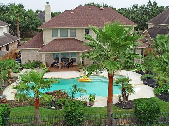 4th image of 414 Seaborough Ln