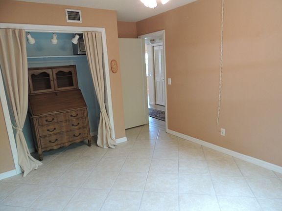 2nd image of 923 22nd Pl