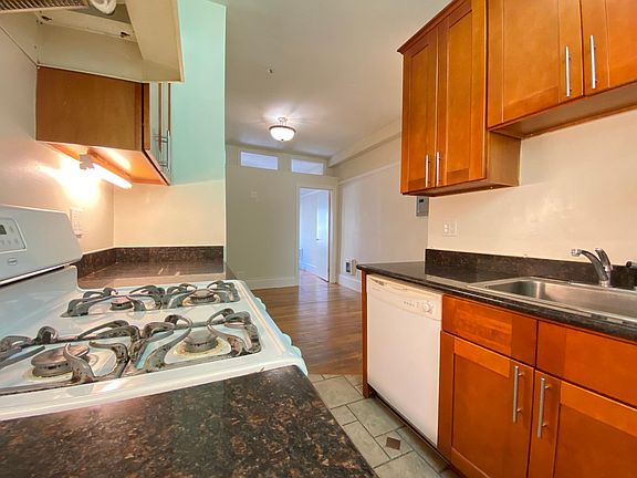 3rd image of 424 Jones St APT 201