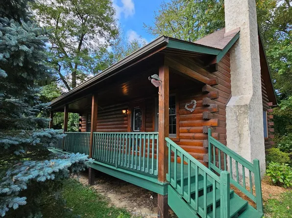 685 Overlys Grove Rd, New Holland, PA 17557