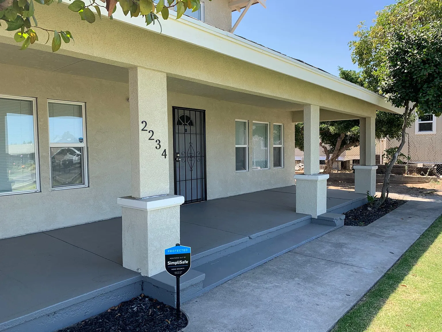 3 bed, 1850 sqft, $2,300 — Photo 3