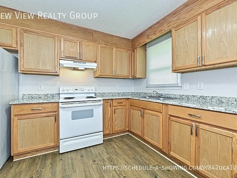 1119 Grady St — Photo 10