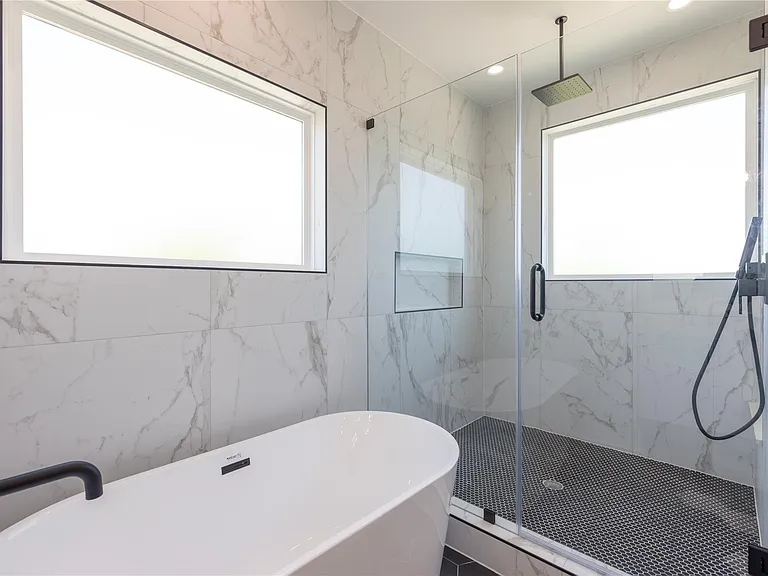4012 Yellowstone Blvd — Photo 8