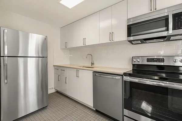 Rented by Compass | media 13