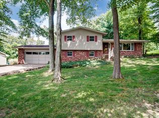 320 Brentwood Dr NE, Newark, OH